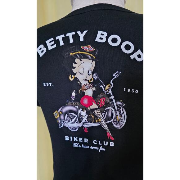 Spencers Betty Boop Biker Club Crop T Shirt Size Medium NWT - Picture 3 of 6